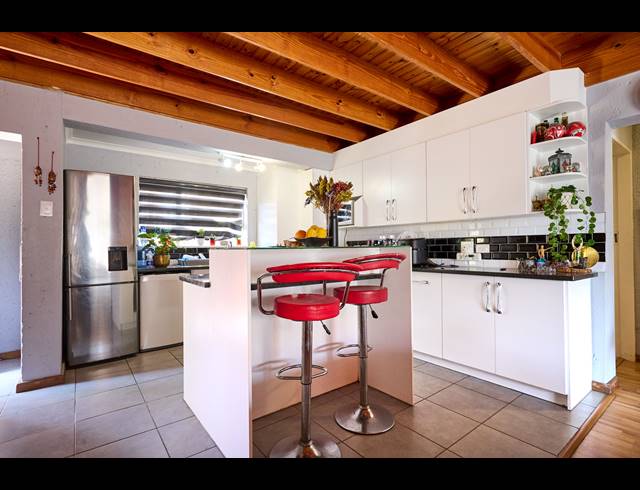 3 BEDROOM TOWNHOUSE FOR SALE IN BUCCLEUCH